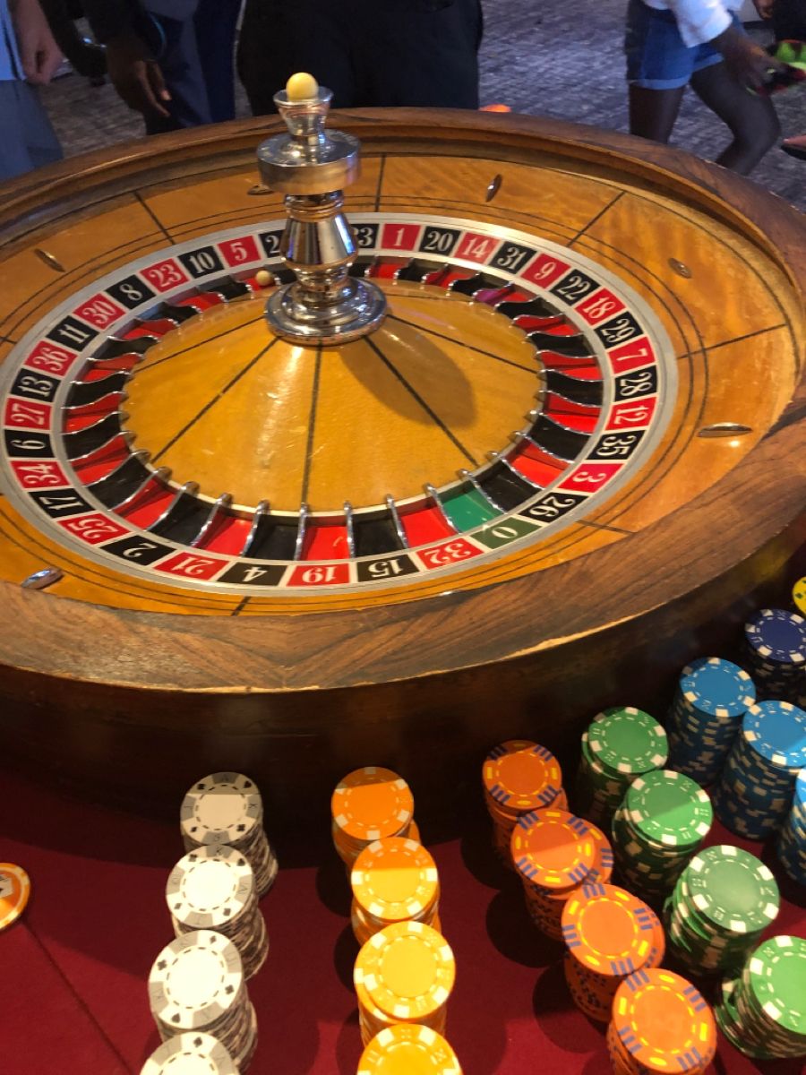 Sevens Casino Nights کھلاڑیوں کے لیے لائیو کیسینو سیکشن